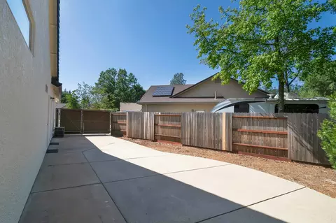 Exterior - 4045 Mt Whitney Way, Redding, CA 96002 photo 19 of 25