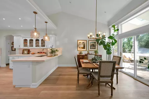 Dining - 4045 Mt Whitney Way, Redding, CA 96002 photo 5 of 8