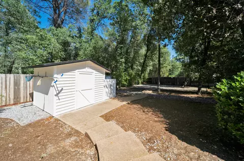Exterior - 4045 Mt Whitney Way, Redding, CA 96002 photo 15 of 25
