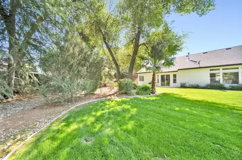 Exterior - 4045 Mt Whitney Way, Redding, CA 96002 photo 18 of 25