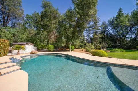Exterior - 4045 Mt Whitney Way, Redding, CA 96002 photo 14 of 25