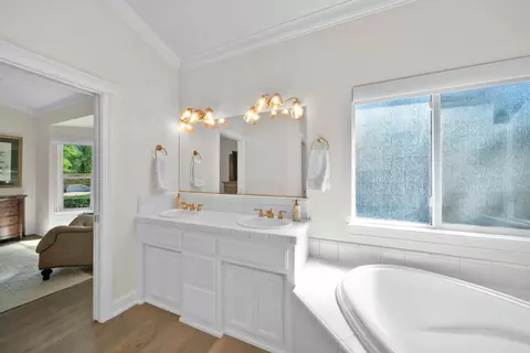 Bath - 4045 Mt Whitney Way, Redding, CA 96002 photo 7 of 8