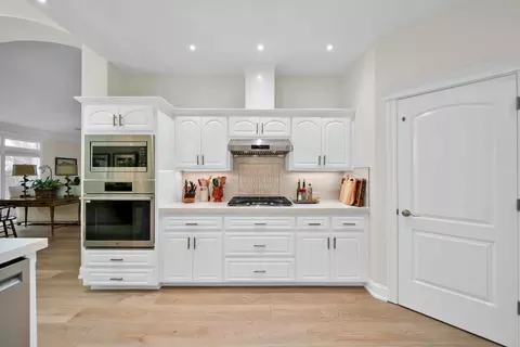 Kitchen - 4045 Mt Whitney Way, Redding, CA 96002 photo 4 of 8