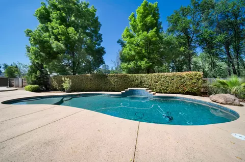 Exterior - 4045 Mt Whitney Way, Redding, CA 96002 photo 12 of 25