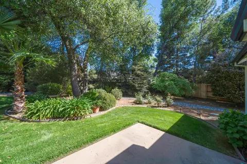 Exterior - 4045 Mt Whitney Way, Redding, CA 96002 photo 7 of 25