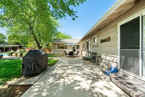 6860 Riata Dr, Redding, CA 96002 photo 34