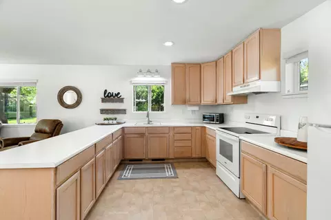 6860 Riata Dr, Redding, CA 96002 photo 22