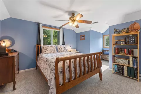 Bedroom - 9086 Simmons Rd, Redding, CA 96001 photo 2 of 2
