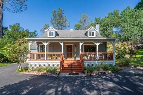 9086 Simmons Rd, Redding, CA 96001