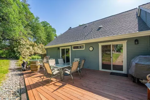 Exterior - 9086 Simmons Rd, Redding, CA 96001 photo 4 of 6