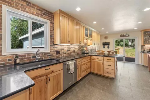 Kitchen - 9086 Simmons Rd, Redding, CA 96001 photo 1 of 4