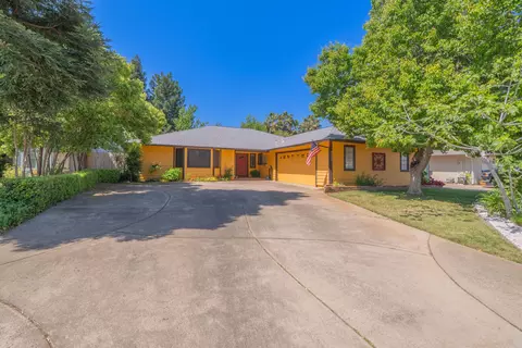 4236 Long Dr Ct, Redding, CA 96002