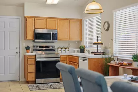 Kitchen - 1041 Grouse Dr, Redding, CA 96003 photo 2 of 5