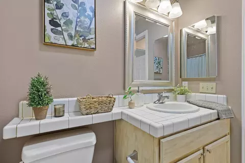 Bath - 1041 Grouse Dr, Redding, CA 96003 photo 6 of 6