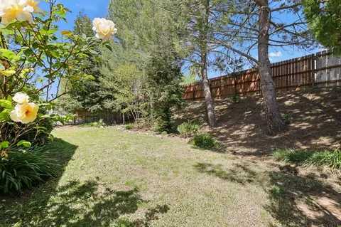 Exterior - 1041 Grouse Dr, Redding, CA 96003 photo 8 of 14