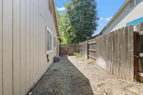 Exterior - 1041 Grouse Dr, Redding, CA 96003 photo 13 of 14