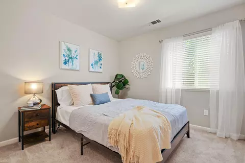 Bedroom - 1041 Grouse Dr, Redding, CA 96003 photo 4 of 16