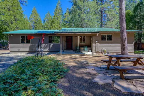 34952 Emigrant Trl, Shingletown, CA 96088