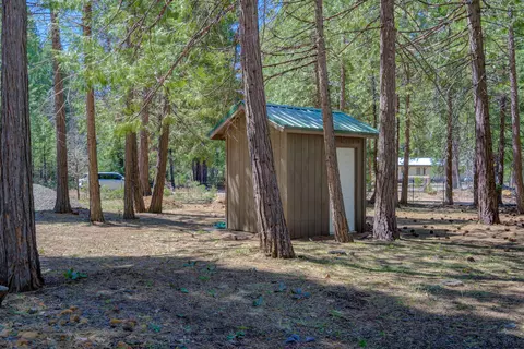 34952 Emigrant Trl, Shingletown, CA 96088 photo 9