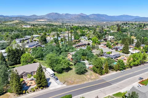 1444 Lakeside Dr, Redding, CA 96001 photo 5