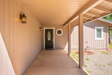 Exterior - 20846 Clairvaux Ln, Redding, CA 96003 photo 3 of 9