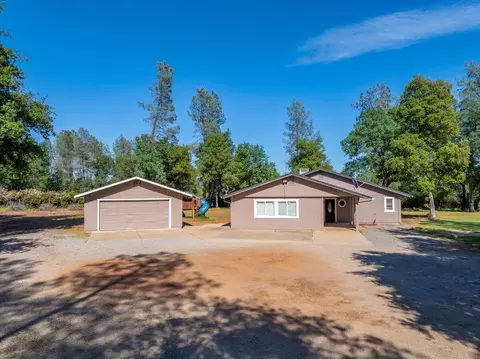 20846 Clairvaux Ln, Redding, CA 96003