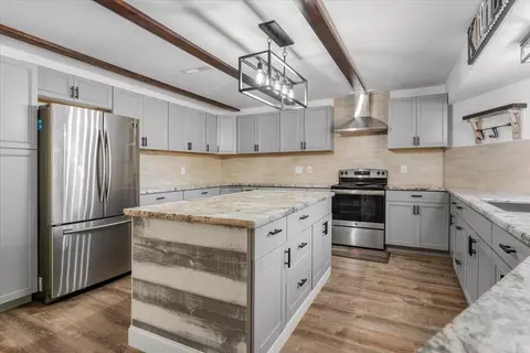 Kitchen - 20846 Clairvaux Ln, Redding, CA 96003 photo 2 of 4