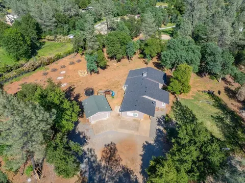 View/Area - 20846 Clairvaux Ln, Redding, CA 96003 photo 1 of 3