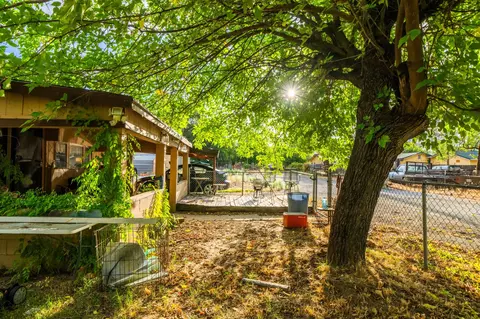 18534 Candy Ln, Redding, CA 96003 photo 18