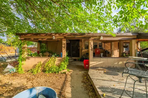 18534 Candy Ln, Redding, CA 96003 photo 3