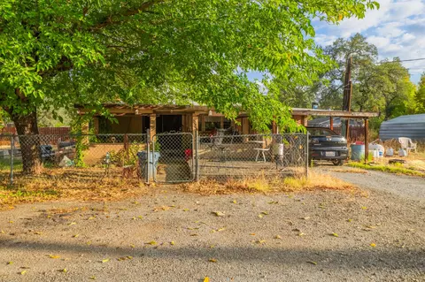 18534 Candy Ln, Redding, CA 96003