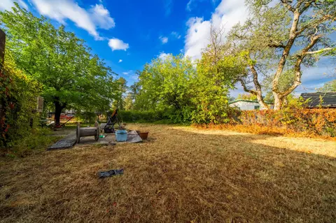 18534 Candy Ln, Redding, CA 96003 photo 14