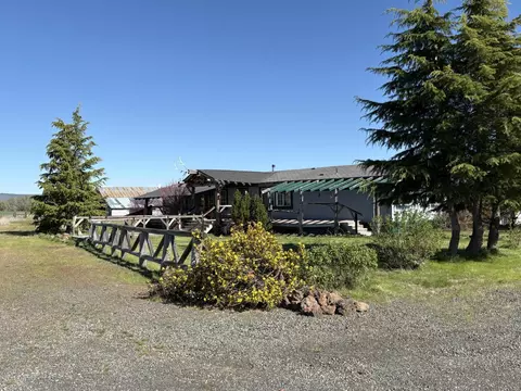 25695 Yale Ln, Mcarthur, CA 96056