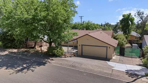 2831 Camulos Way, Redding, CA 96002