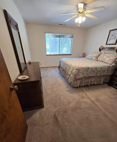 Bedroom - 37150 Sapphire Rd, Burney, CA 96013 photo 2 of 3
