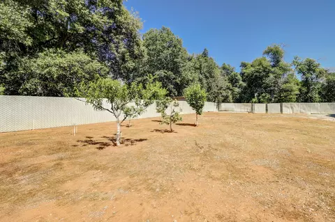 Exterior - 5201 Woodview Dr, Redding, CA 96002 photo 12 of 13