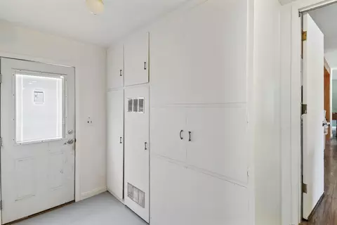 Entry Way - 5201 Woodview Dr, Redding, CA 96002 photo 1 of 1