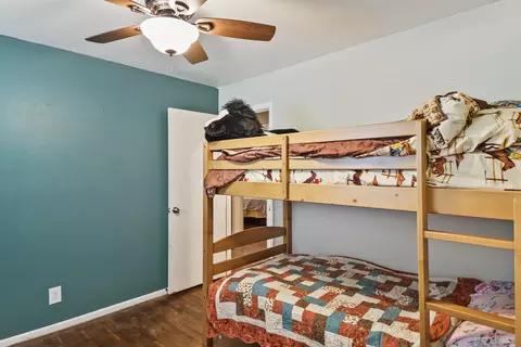 Bedroom - 5201 Woodview Dr, Redding, CA 96002 photo 1 of 5