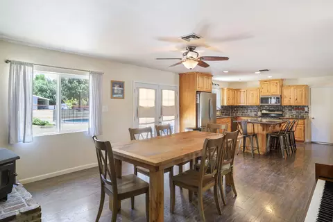 Dining - 5201 Woodview Dr, Redding, CA 96002 photo 2 of 2