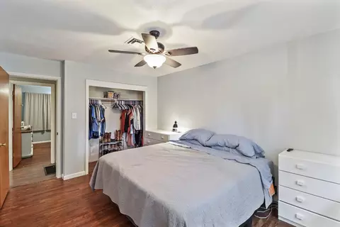 Bedroom - 5201 Woodview Dr, Redding, CA 96002 photo 4 of 5