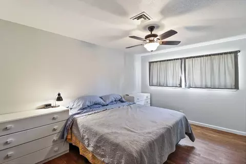 Bedroom - 5201 Woodview Dr, Redding, CA 96002 photo 3 of 5