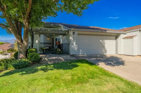 284 Ridgetop Dr, Redding, CA 96003