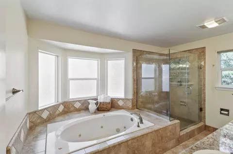 Bath - 4420 Brittany Dr, Redding, CA 96002 photo 1 of 3