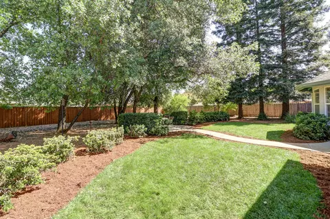 Exterior - 4420 Brittany Dr, Redding, CA 96002 photo 5 of 7