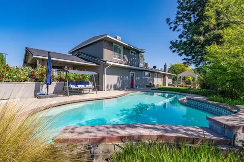 14545 Carriage Ln, Red Bluff, CA 96080