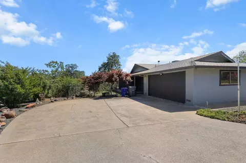 Exterior - 605 Oleta Dr, Redding, CA 96003 photo 12 of 12