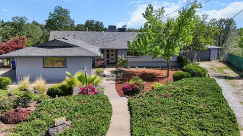 605 Oleta Dr, Redding, CA 96003