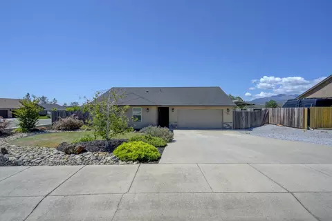 3503 Americana Way, Redding, CA 96003 photo 2