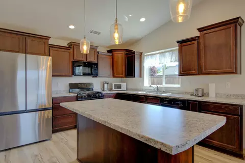 3503 Americana Way, Redding, CA 96003 photo 17
