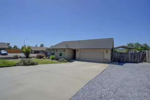 3503 Americana Way, Redding, CA 96003 photo 3